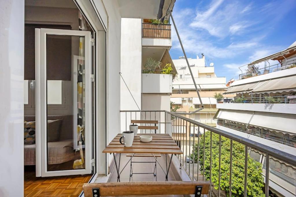 Apartment In The Middle Of Everything Афіни Екстер'єр фото