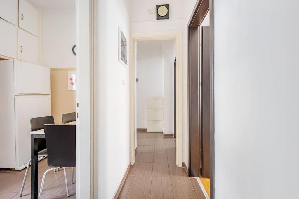 Apartment In The Middle Of Everything Афіни Екстер'єр фото