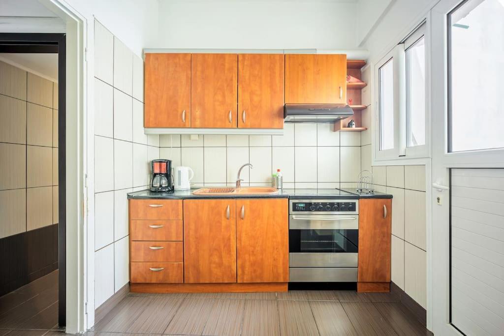 Apartment In The Middle Of Everything Афіни Екстер'єр фото