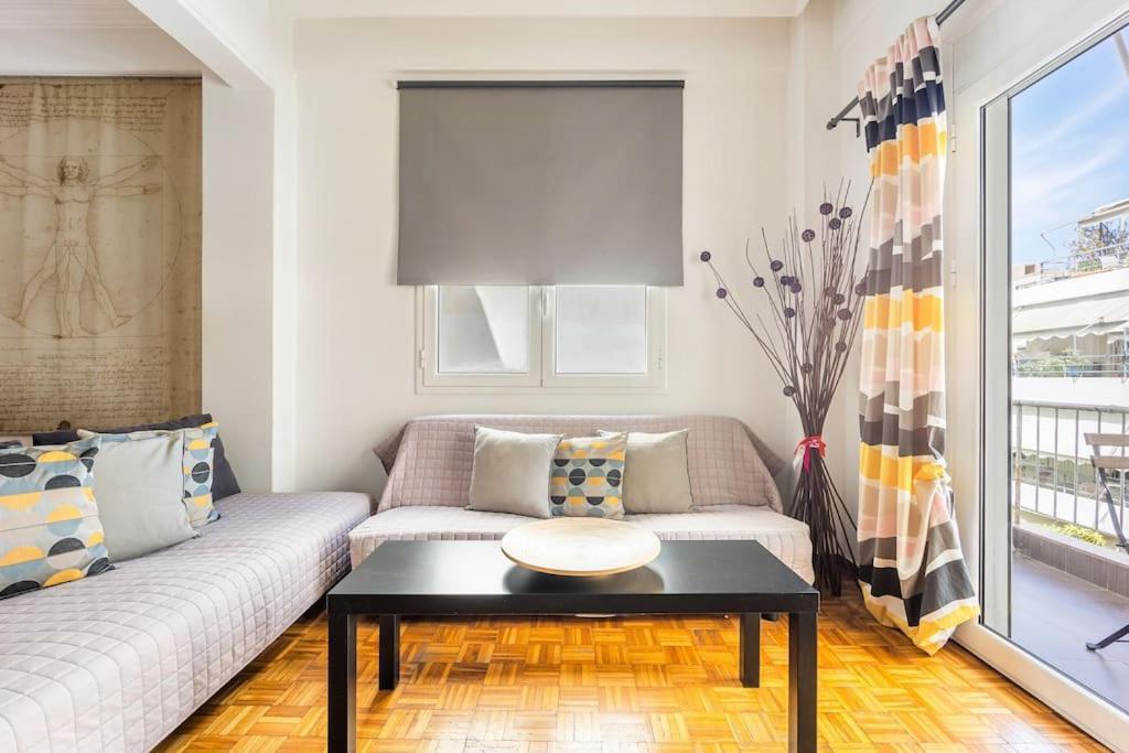 Apartment In The Middle Of Everything Афіни Екстер'єр фото