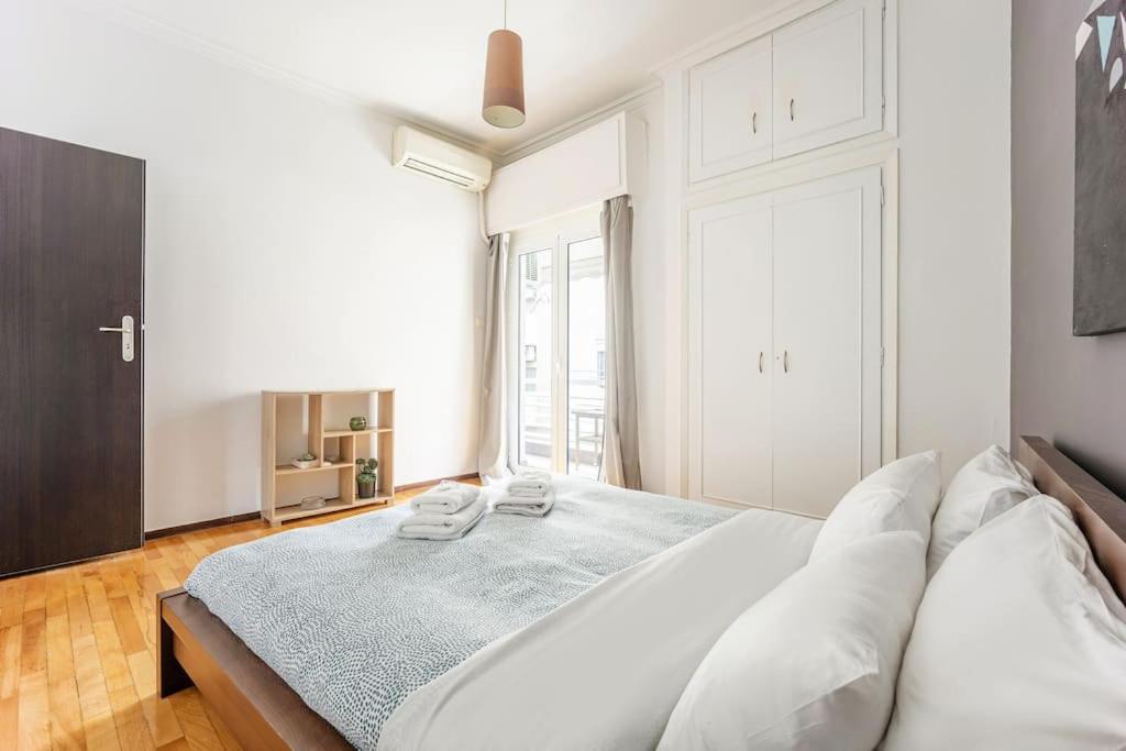 Apartment In The Middle Of Everything Афіни Екстер'єр фото