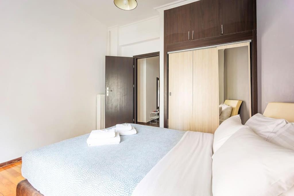 Apartment In The Middle Of Everything Афіни Екстер'єр фото